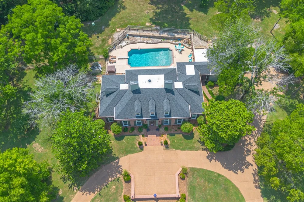 750 Lakehill Cir Lewisburg, TN 37091