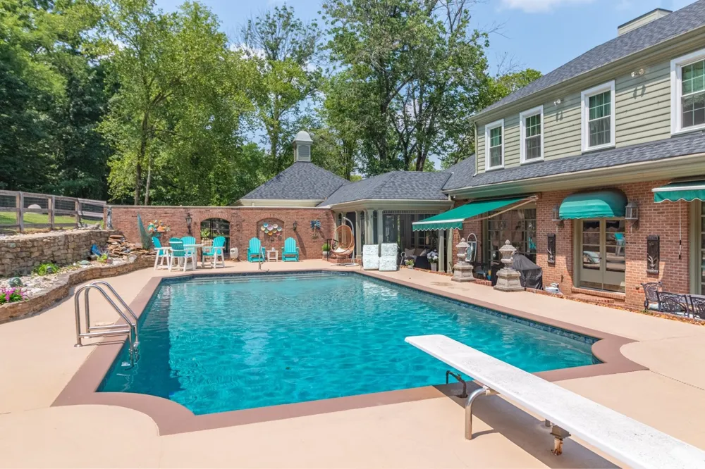 750 Lakehill Cir Lewisburg, TN 37091