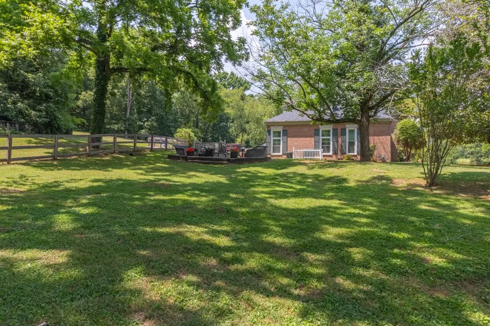 750 Lakehill Cir Lewisburg, TN 37091