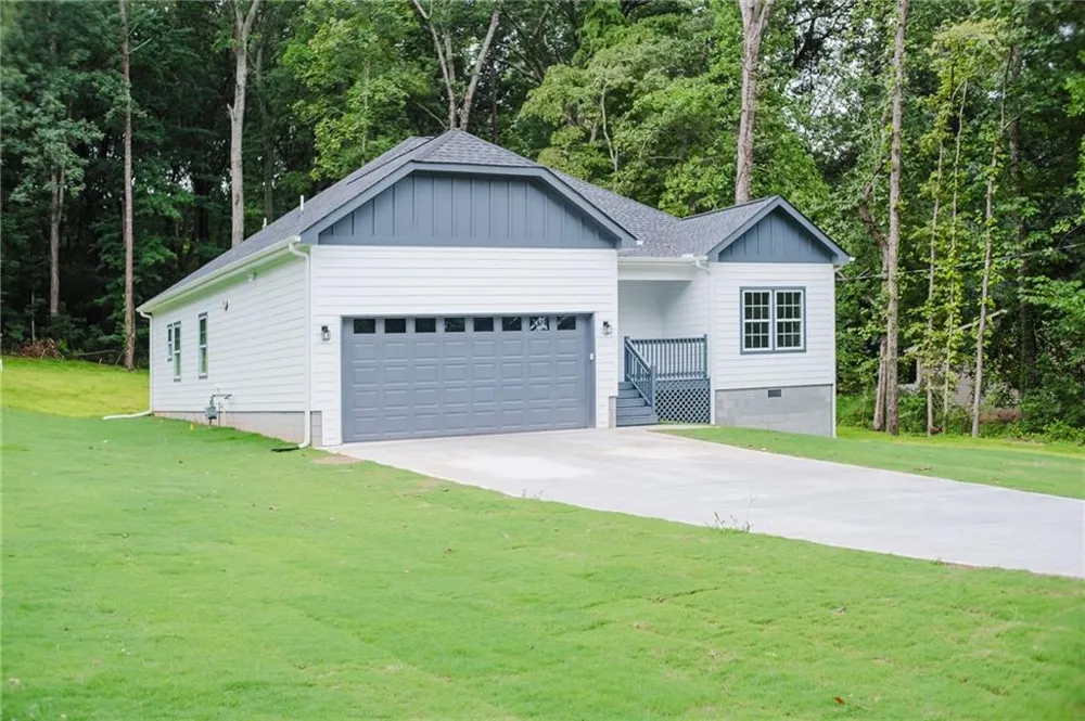 135 Harriette Drive Stockbridge, GA 30281