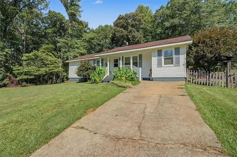 32 Watkins Road Newnan, GA 30263
