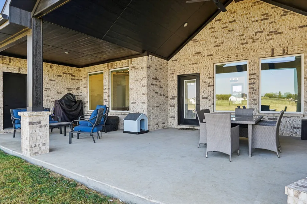 8608 Kassandra Drive Sanger, TX 76266