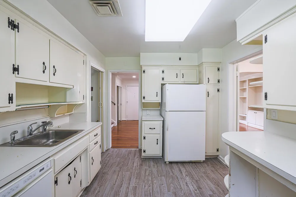 2302 FARRINGDON ROAD Baltimore, MD 21209