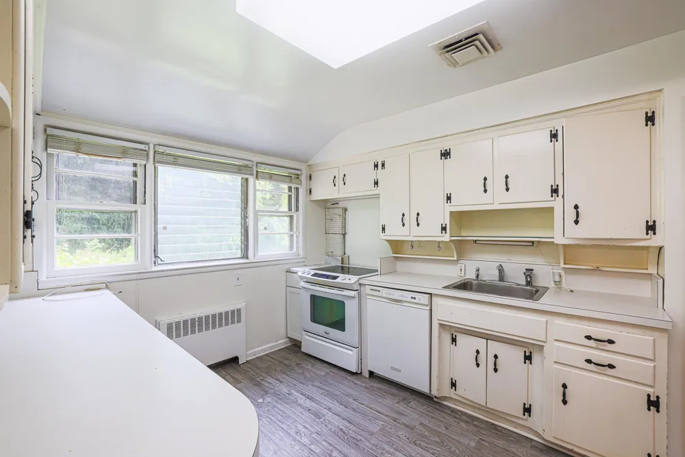 2302 FARRINGDON ROAD Baltimore, MD 21209