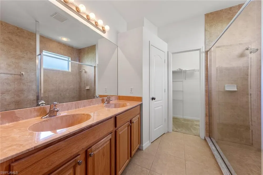 2410 Verdmont Court Cape Coral, FL 33991