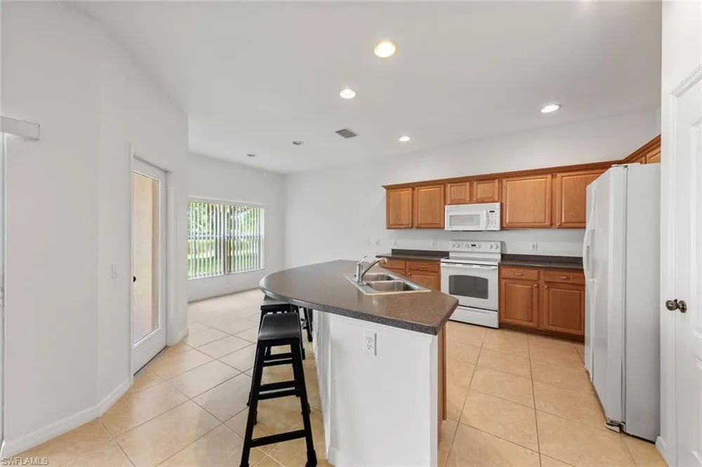 2410 Verdmont Court Cape Coral, FL 33991