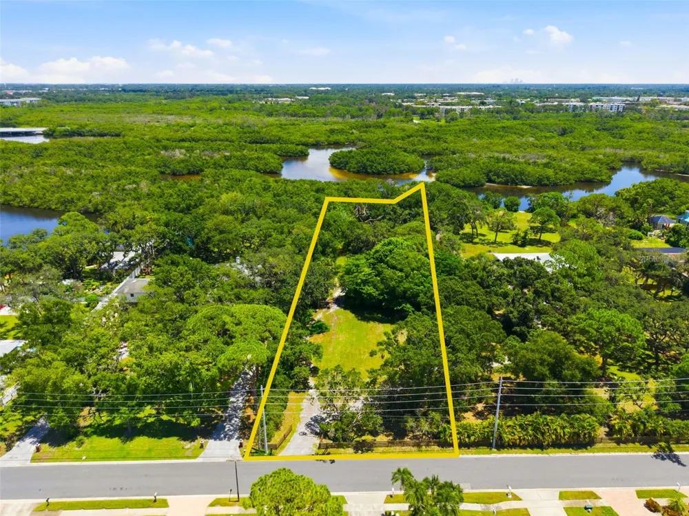 6495 BURNING TREE DRIVE Seminole, FL 33777