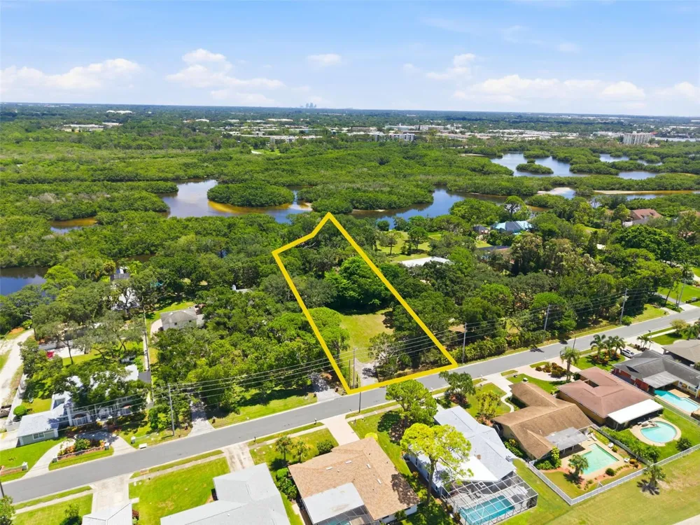 6495 BURNING TREE DRIVE Seminole, FL 33777