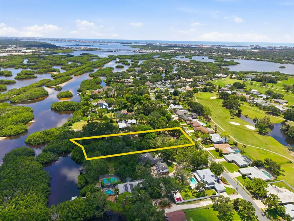 6495 BURNING TREE DRIVE Seminole, FL 33777