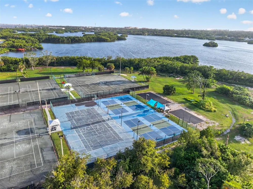 6495 BURNING TREE DRIVE Seminole, FL 33777