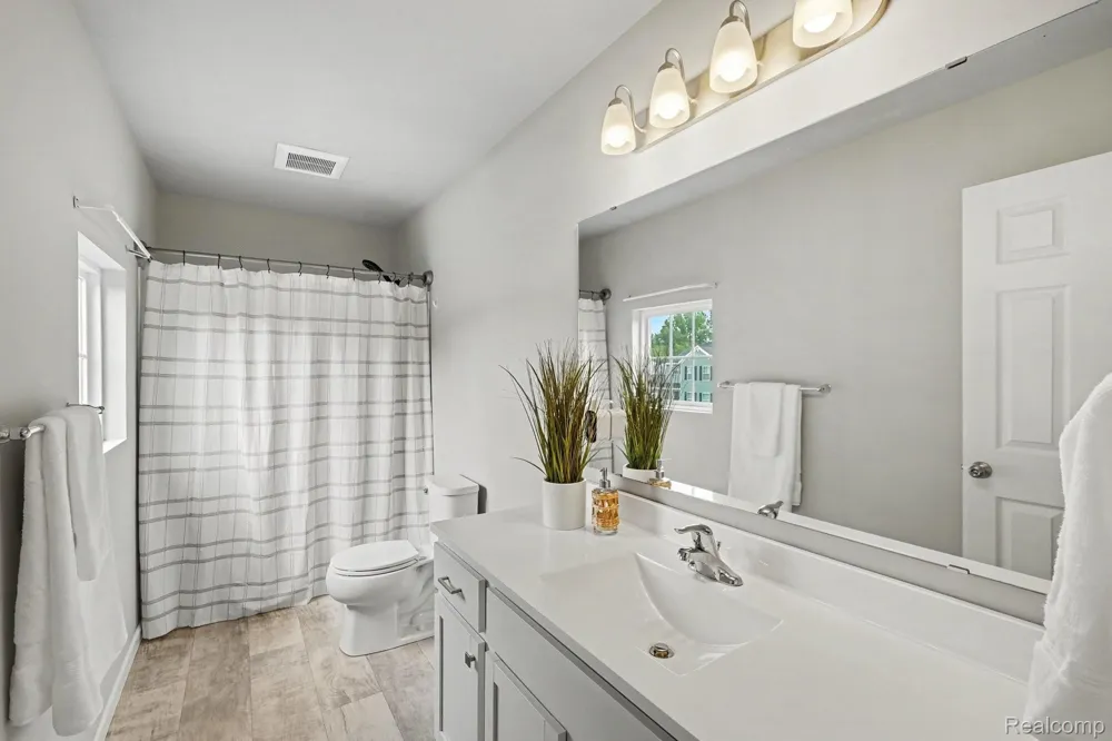 10880 Constant Drive Allendale Charter Township, MI 49401