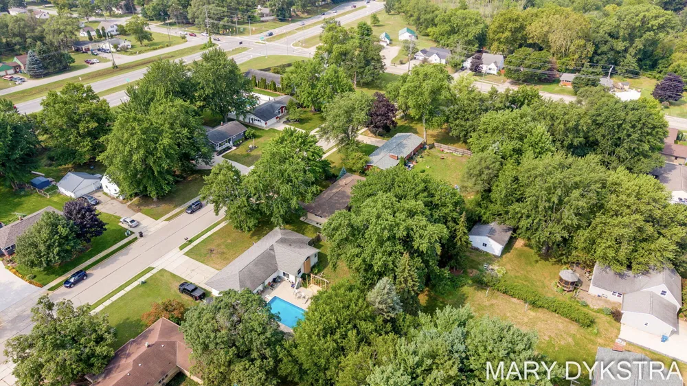 585 Huizenga Avenue Zeeland City, MI 49464