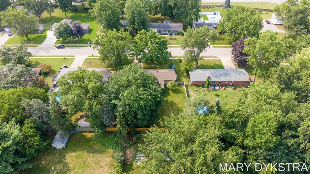 585 Huizenga Avenue Zeeland City, MI 49464