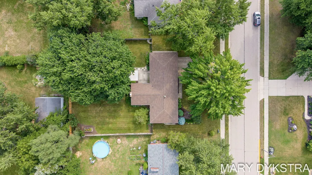 585 Huizenga Avenue Zeeland City, MI 49464