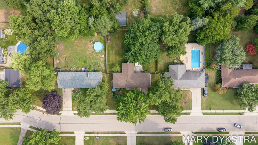 585 Huizenga Avenue Zeeland City, MI 49464