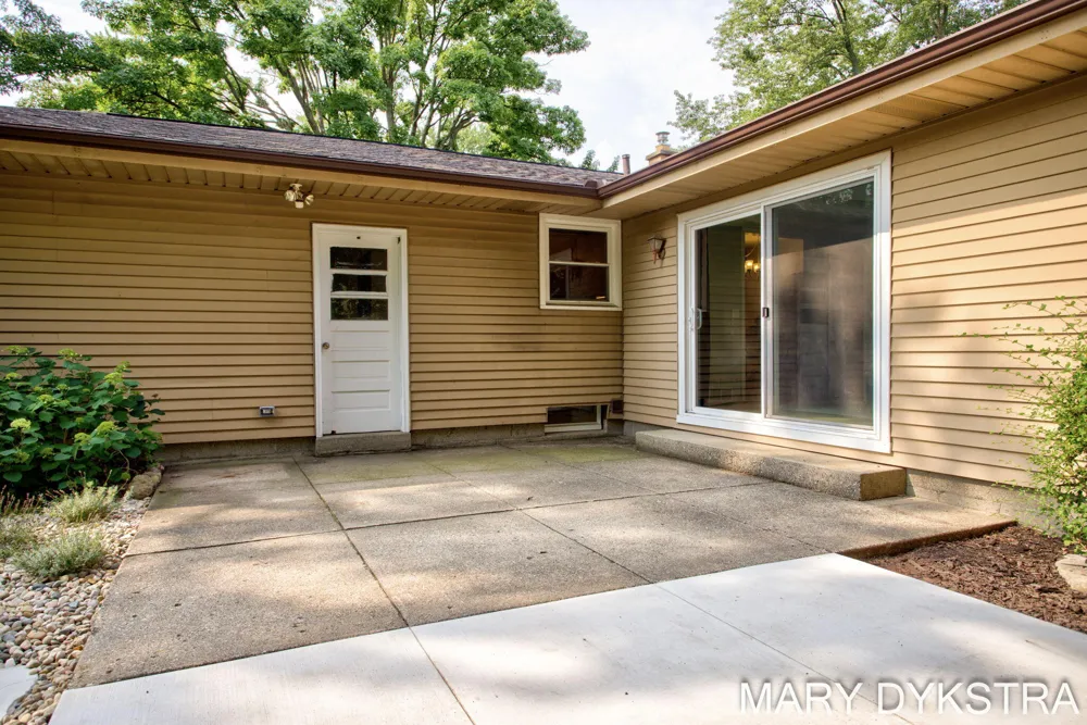 585 Huizenga Avenue Zeeland City, MI 49464