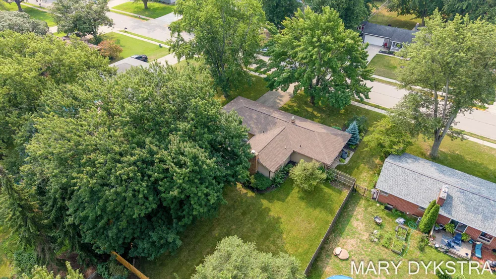 585 Huizenga Avenue Zeeland City, MI 49464