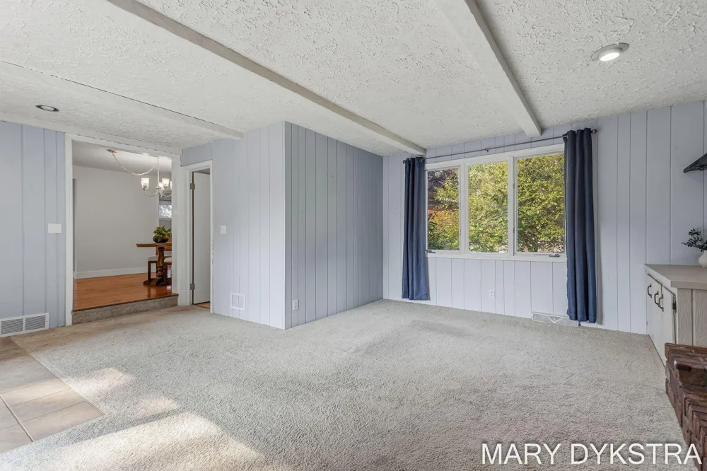 585 Huizenga Avenue Zeeland City, MI 49464
