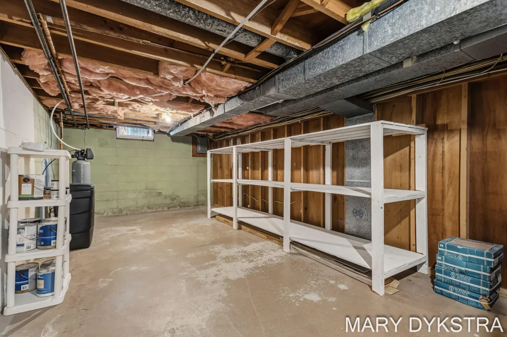 585 Huizenga Avenue Zeeland City, MI 49464