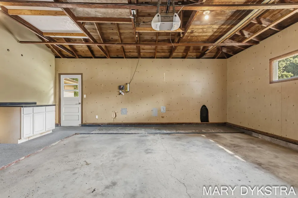 585 Huizenga Avenue Zeeland City, MI 49464