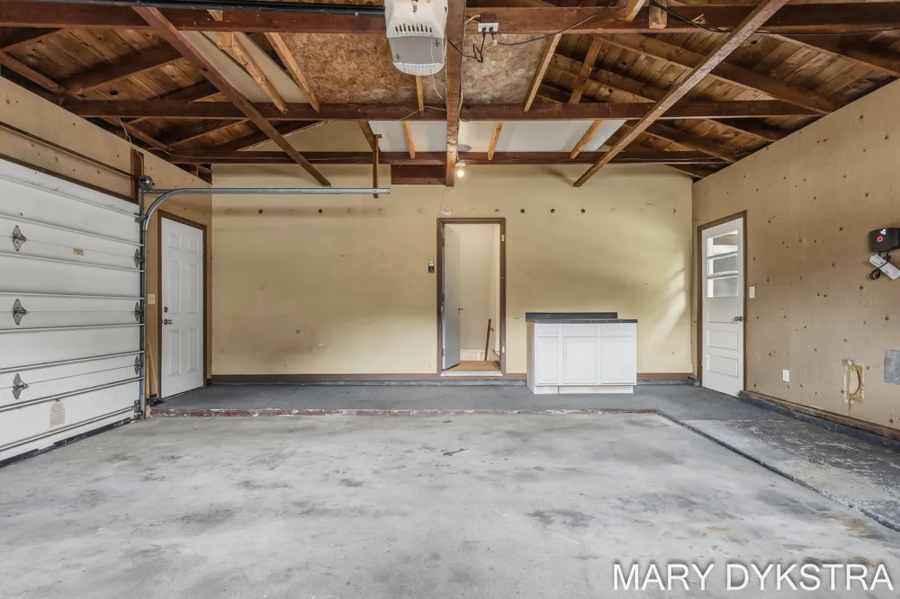 585 Huizenga Avenue Zeeland City, MI 49464
