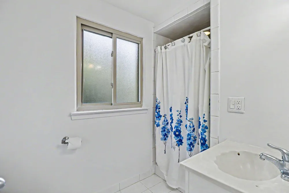 6021 Fairbrook Drive West Bloomfield Charter Township, MI 48322
