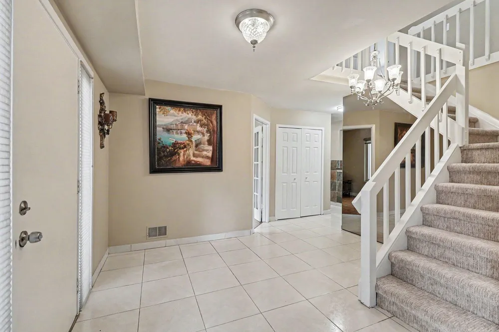 6021 Fairbrook Drive West Bloomfield Charter Township, MI 48322