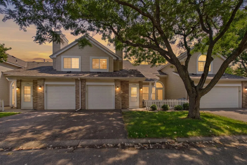 1744 Maple Court Falcon Heights, MN 55113