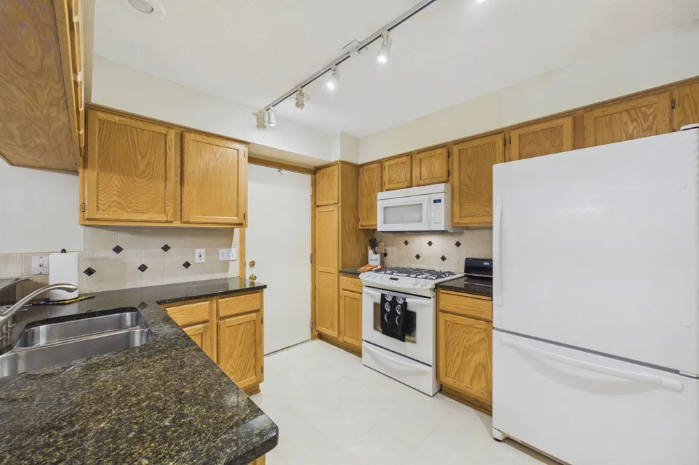 1744 Maple Court Falcon Heights, MN 55113