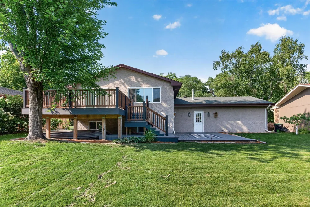 8041 60 1/2 AVENUE New Hope, MN 55428