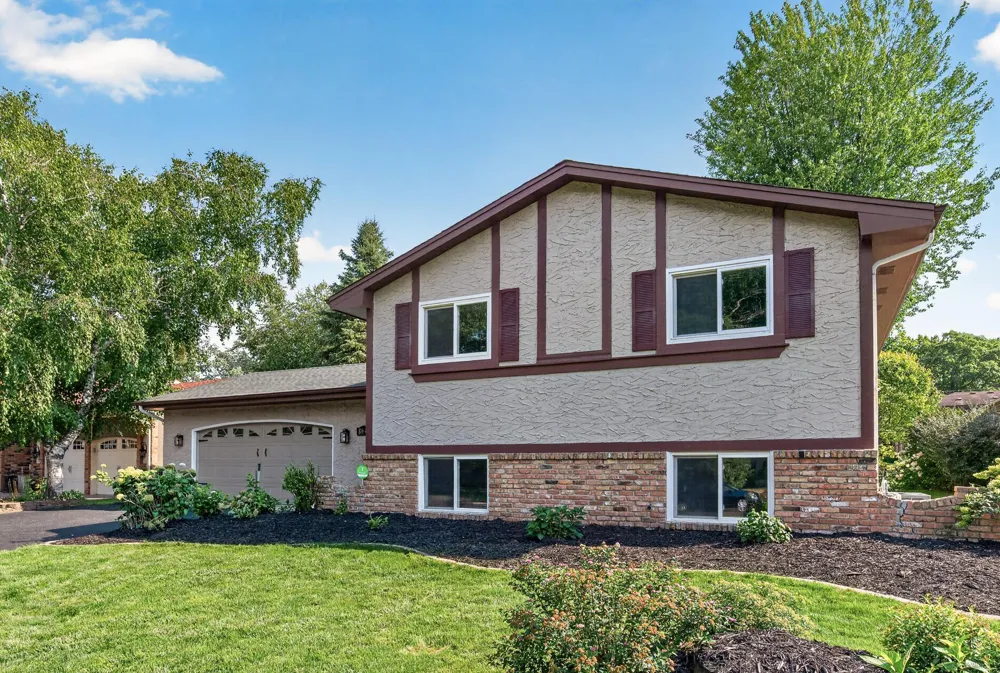 8041 60 1/2 AVENUE New Hope, MN 55428