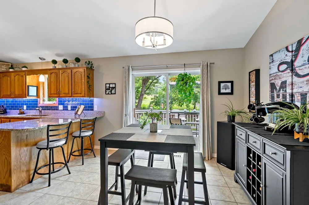 842 Sterling Street S Maplewood, MN 55119