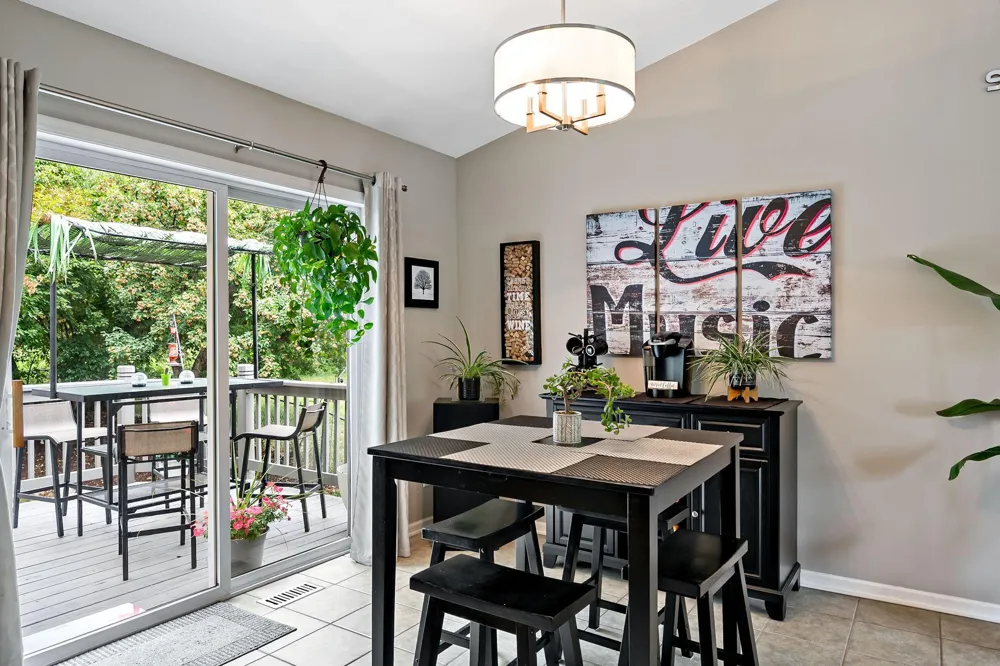 842 Sterling Street S Maplewood, MN 55119