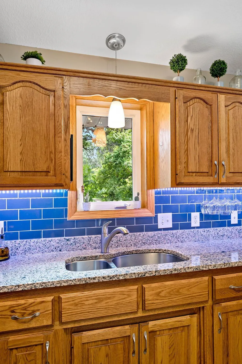 842 Sterling Street S Maplewood, MN 55119
