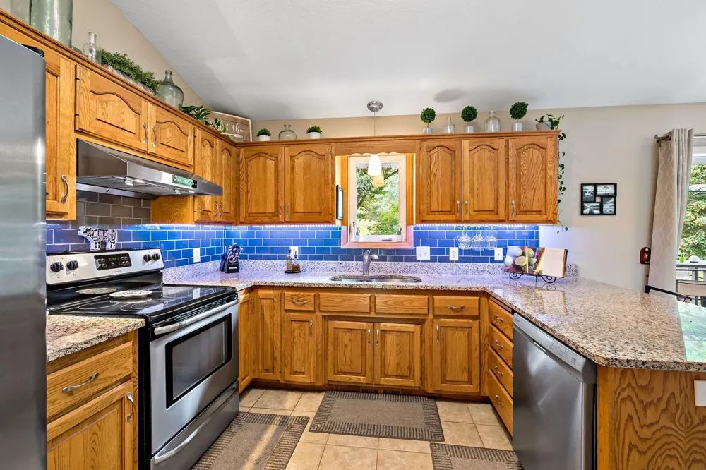 842 Sterling Street S Maplewood, MN 55119