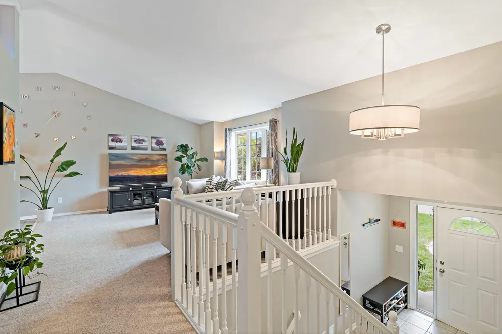 842 Sterling Street S Maplewood, MN 55119