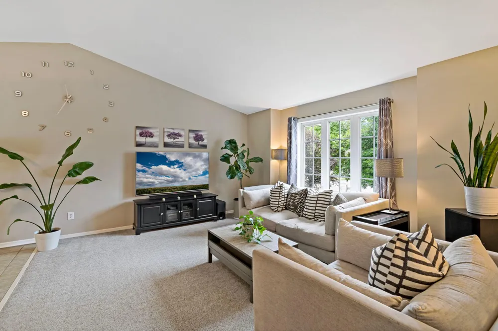 842 Sterling Street S Maplewood, MN 55119