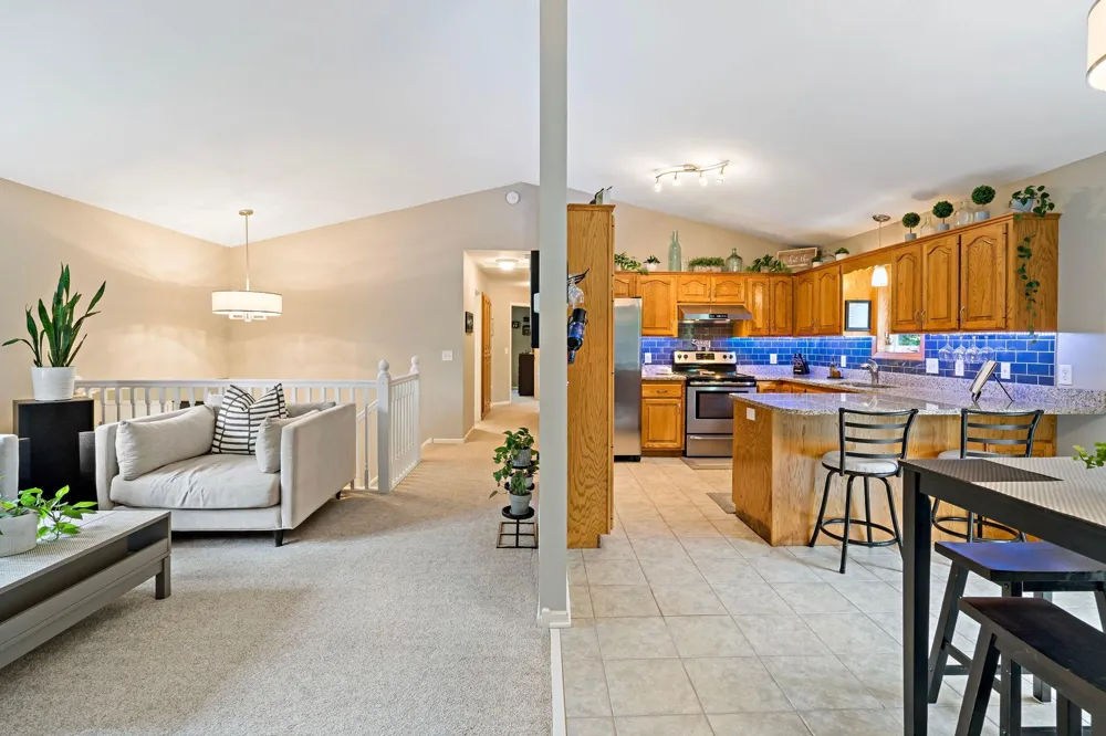 842 Sterling Street S Maplewood, MN 55119