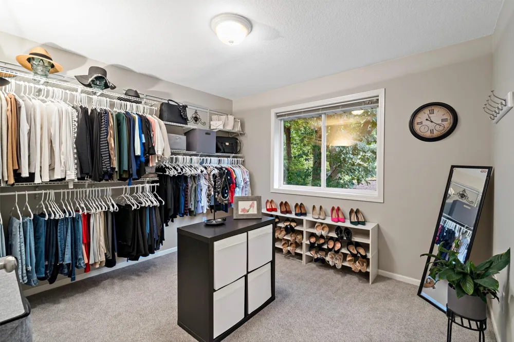 842 Sterling Street S Maplewood, MN 55119