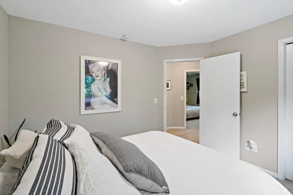 842 Sterling Street S Maplewood, MN 55119