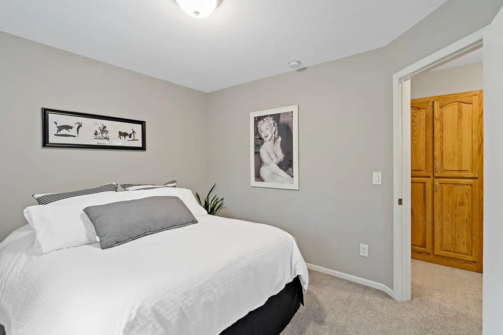 842 Sterling Street S Maplewood, MN 55119