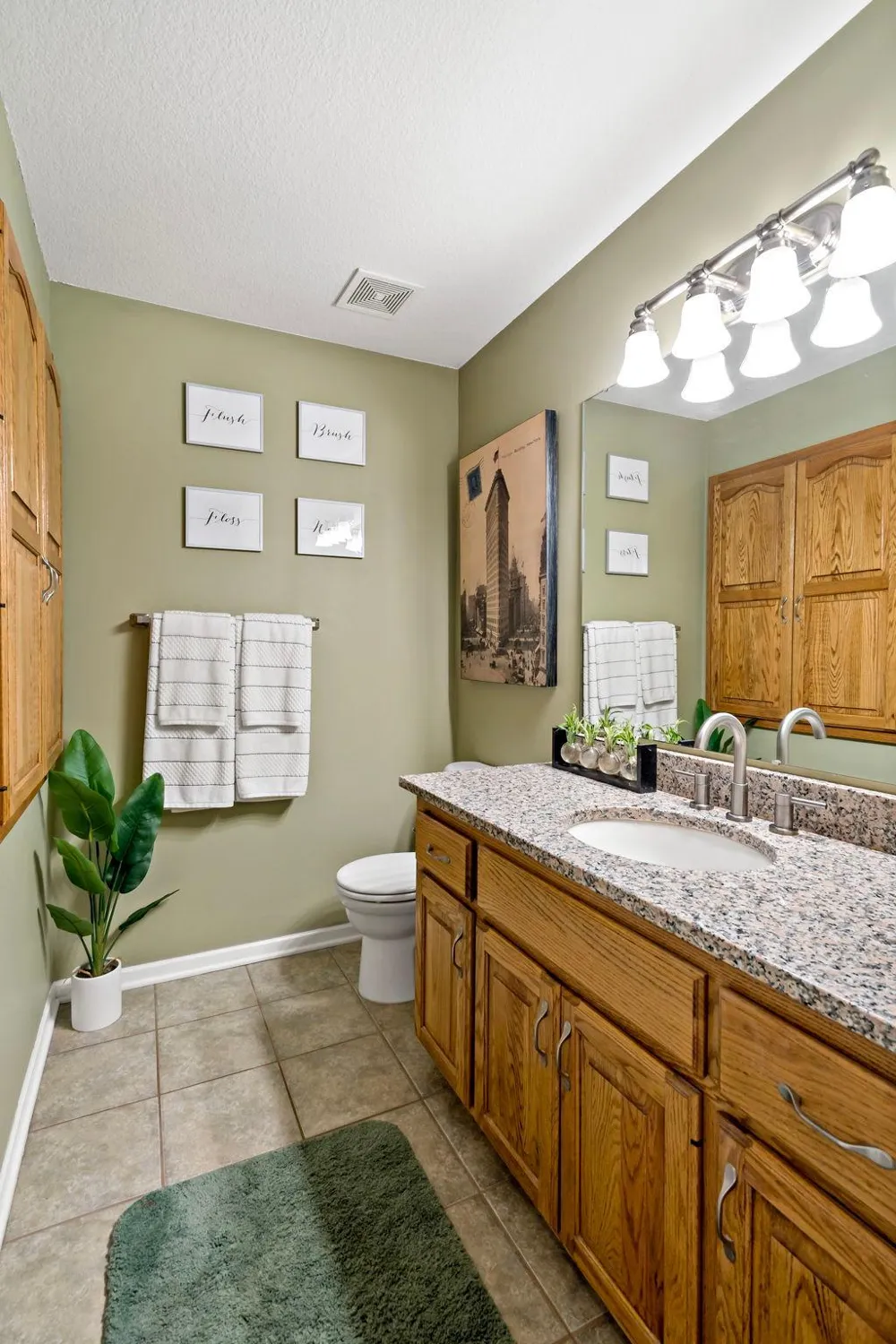 842 Sterling Street S Maplewood, MN 55119