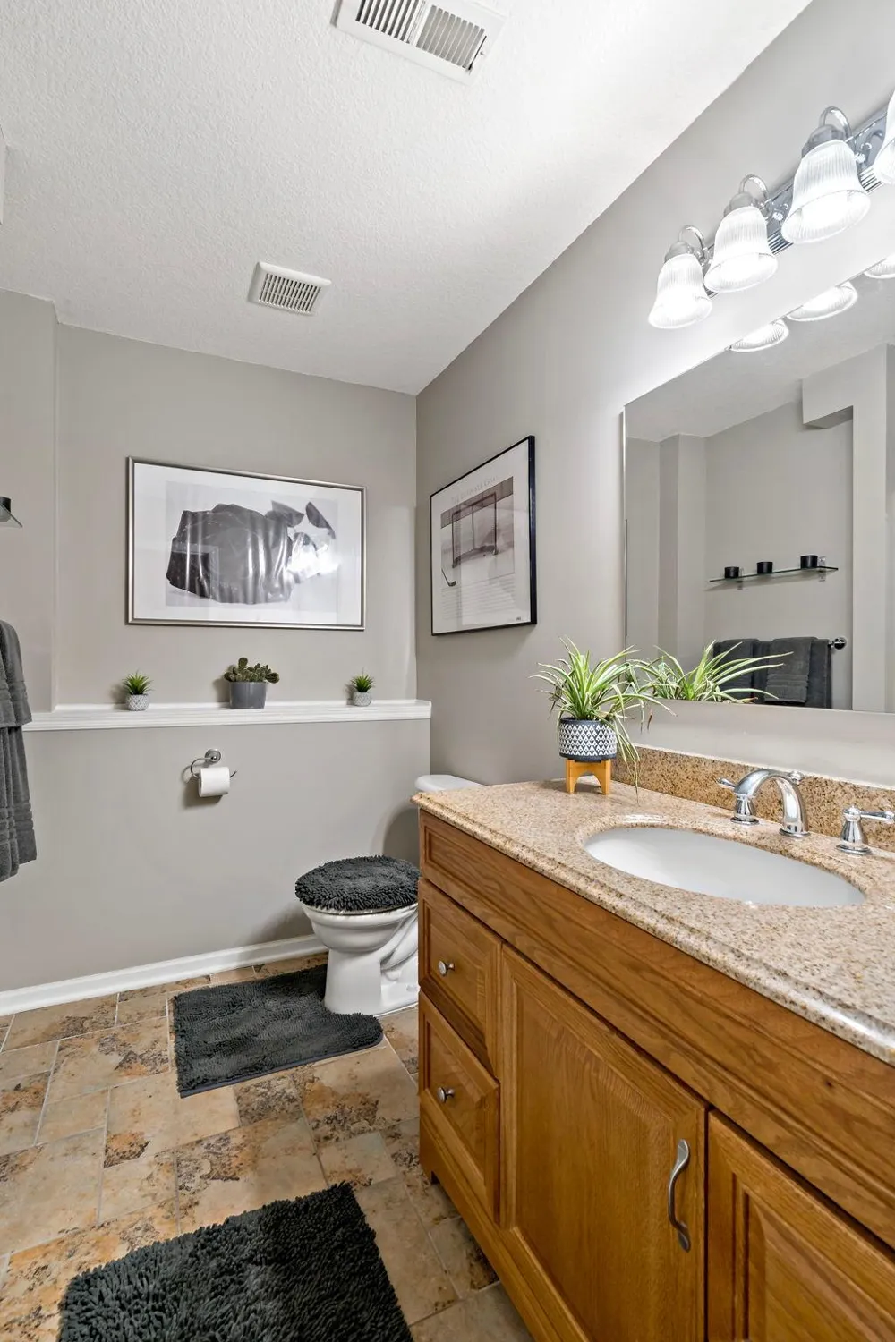 842 Sterling Street S Maplewood, MN 55119