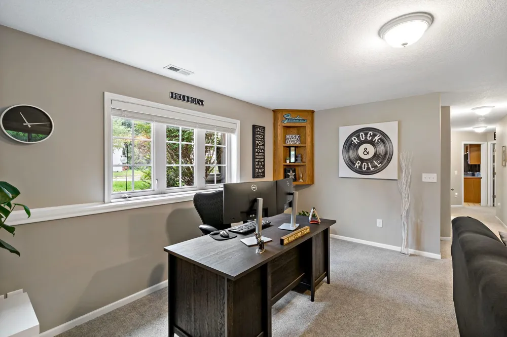 842 Sterling Street S Maplewood, MN 55119
