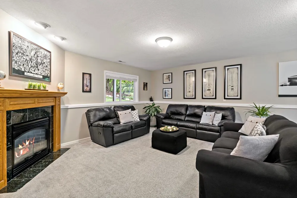842 Sterling Street S Maplewood, MN 55119