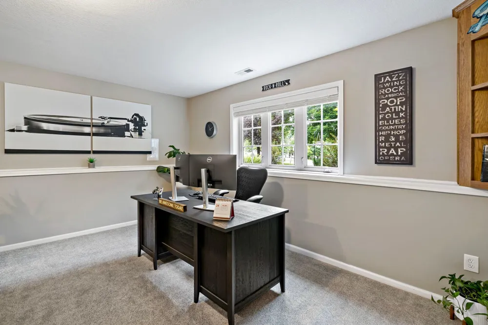 842 Sterling Street S Maplewood, MN 55119