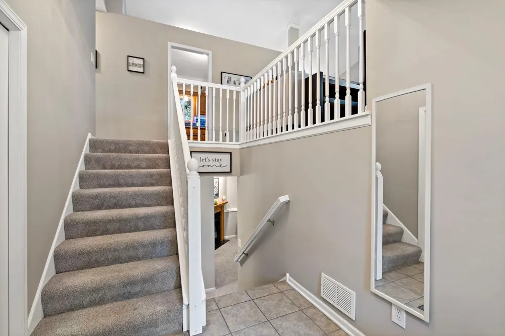 842 Sterling Street S Maplewood, MN 55119