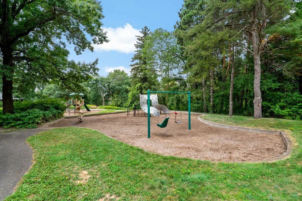 842 Sterling Street S Maplewood, MN 55119