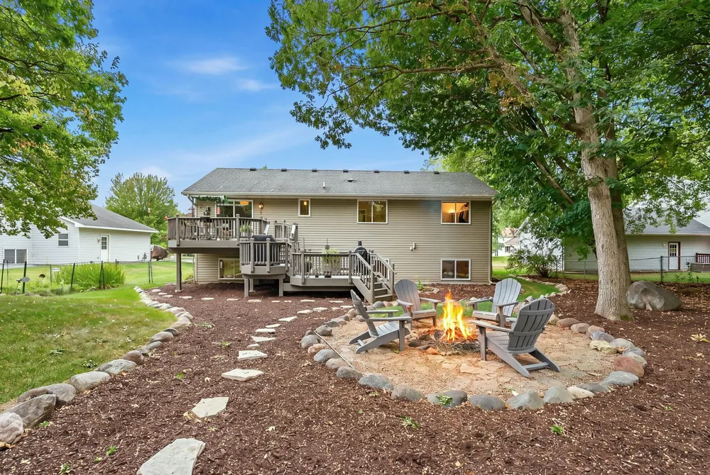 842 Sterling Street S Maplewood, MN 55119