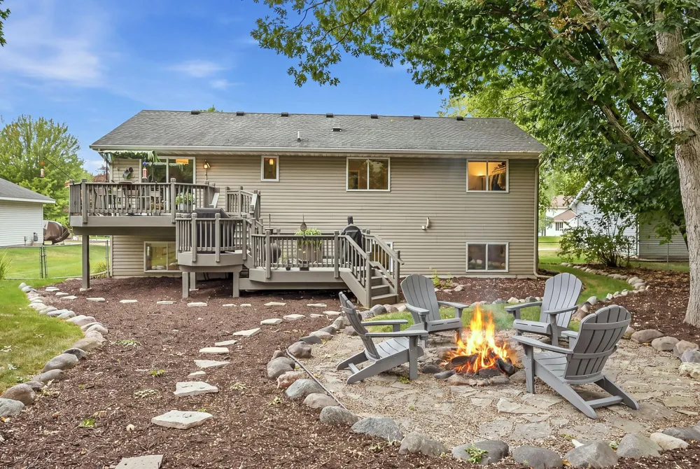 842 Sterling Street S Maplewood, MN 55119